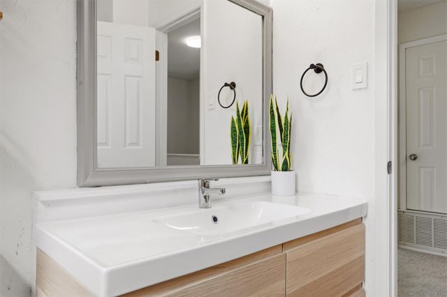 7906 Evaline LN, Austin, TX 78745