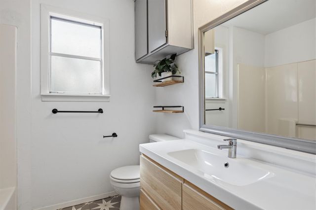 7906 Evaline LN, Austin, TX 78745