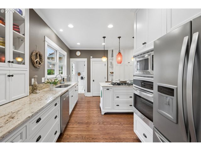 2436 Ne 44TH Ave, Portland, OR 97213