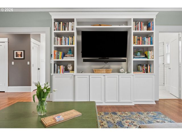 2436 Ne 44TH Ave, Portland, OR 97213