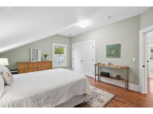 2436 Ne 44TH Ave, Portland, OR 97213