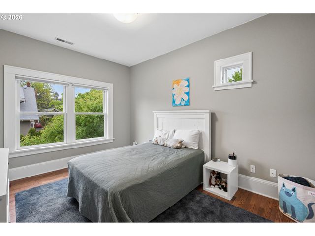 2436 Ne 44TH Ave, Portland, OR 97213