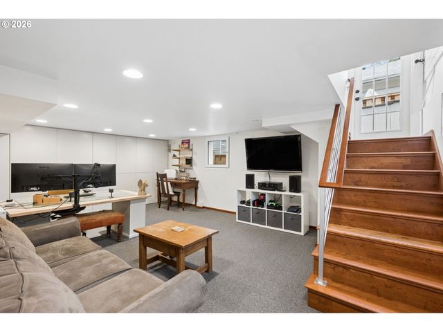 2436 Ne 44TH Ave, Portland, OR 97213