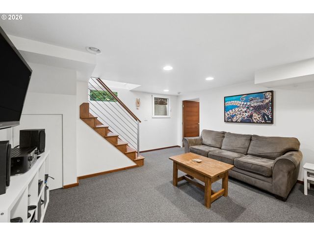 2436 Ne 44TH Ave, Portland, OR 97213