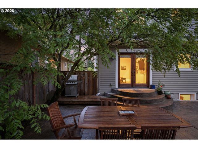 2436 Ne 44TH Ave, Portland, OR 97213