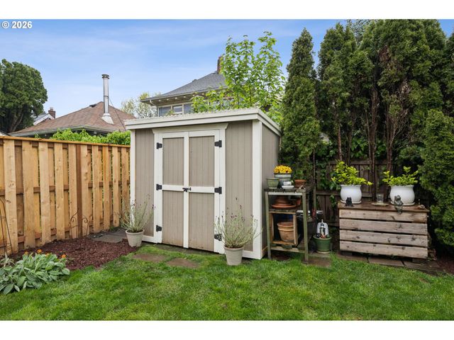 2436 Ne 44TH Ave, Portland, OR 97213