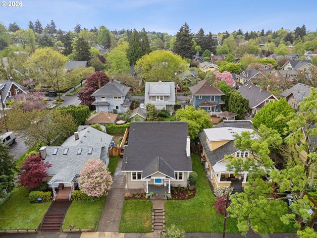 2436 Ne 44TH Ave, Portland, OR 97213