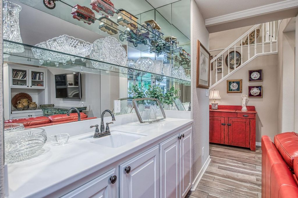 Image 29 of property listing at 3077 W Pembrook, Fresno, CA 93711