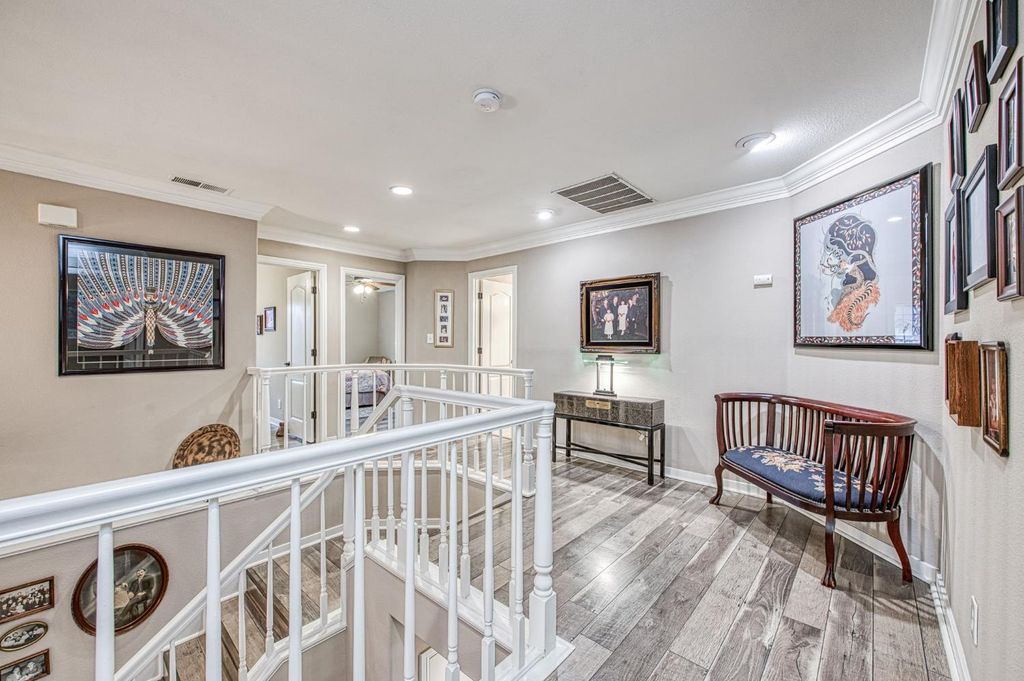 Image 36 of property listing at 3077 W Pembrook, Fresno, CA 93711