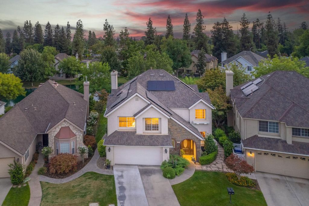 Image 54 of property listing at 3077 W Pembrook, Fresno, CA 93711