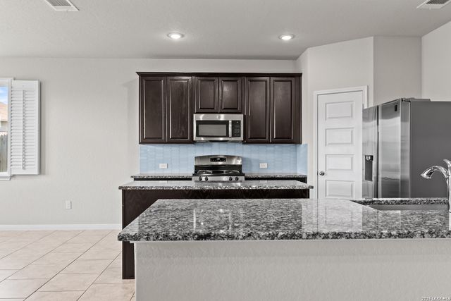 12542 ROTHAU DR, Schertz, TX 78154