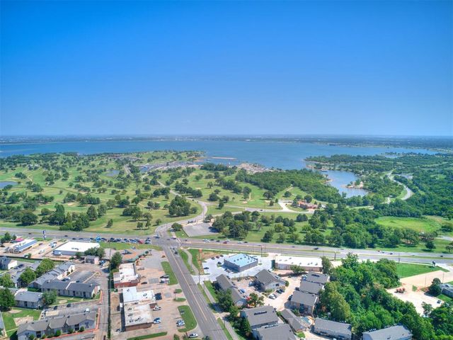 6704 N Meridian Avenue e, Oklahoma City, OK 73116