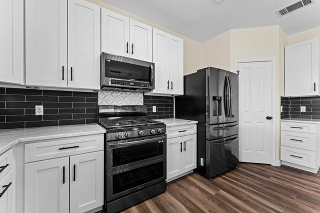 2015 Angelique CT, Leander, TX 78641