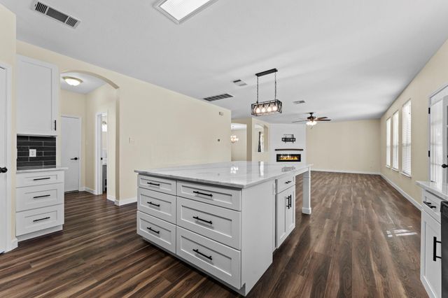 2015 Angelique CT, Leander, TX 78641