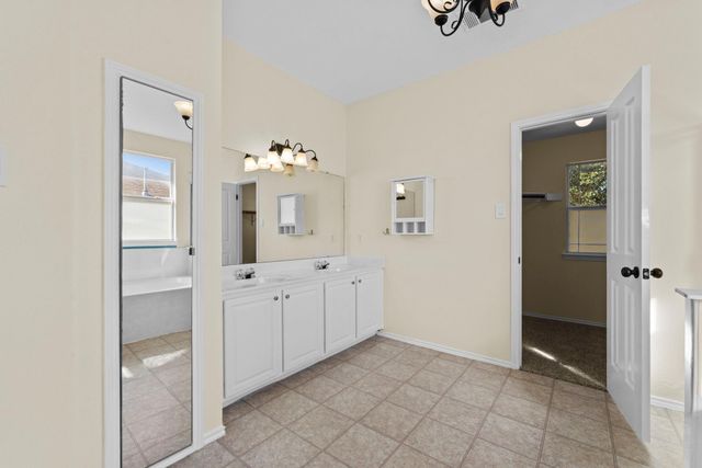 2015 Angelique CT, Leander, TX 78641