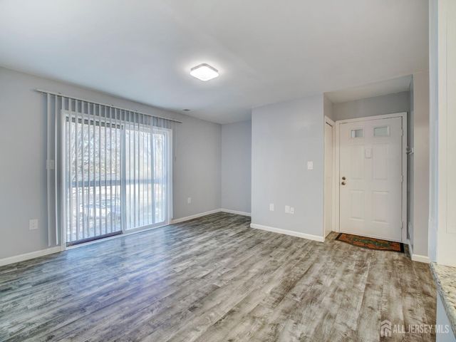 130 Applegate Lane, East Brunswick, NJ 08816