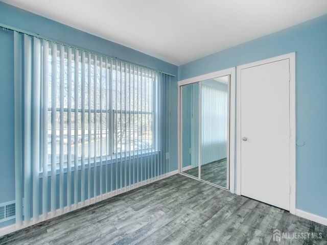 130 Applegate Lane, East Brunswick, NJ 08816