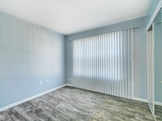 130 Applegate Lane, East Brunswick, NJ 08816