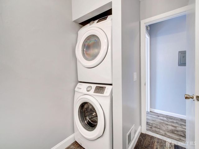 130 Applegate Lane, East Brunswick, NJ 08816