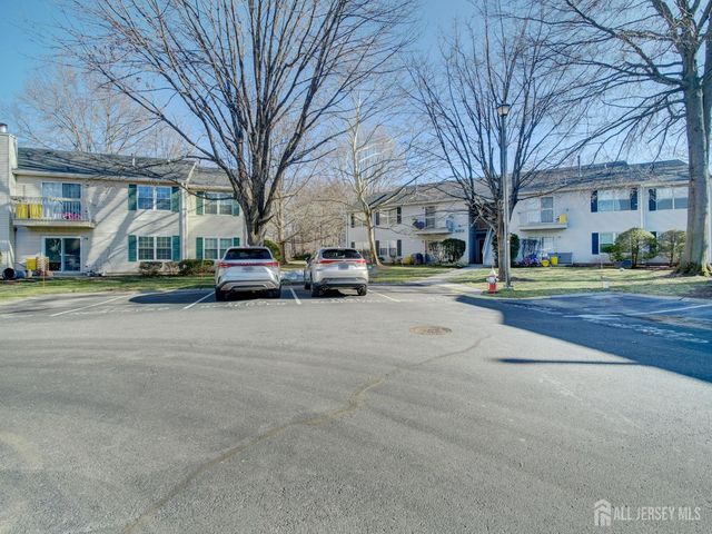 130 Applegate Lane, East Brunswick, NJ 08816