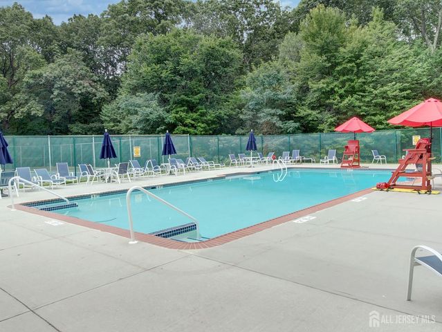 130 Applegate Lane, East Brunswick, NJ 08816