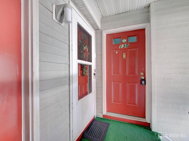 130 Applegate Lane, East Brunswick, NJ 08816