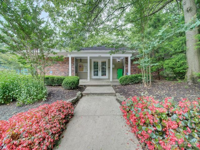 130 Applegate Lane, East Brunswick, NJ 08816