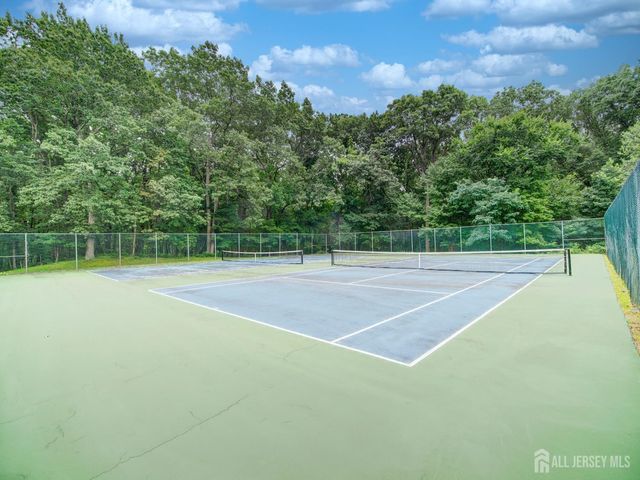 130 Applegate Lane, East Brunswick, NJ 08816