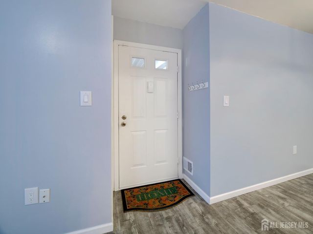 130 Applegate Lane, East Brunswick, NJ 08816