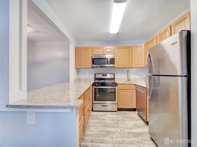 130 Applegate Lane, East Brunswick, NJ 08816