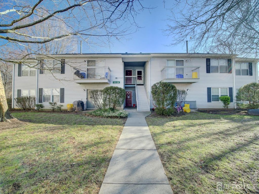 130 Applegate Lane, East Brunswick, NJ 08816