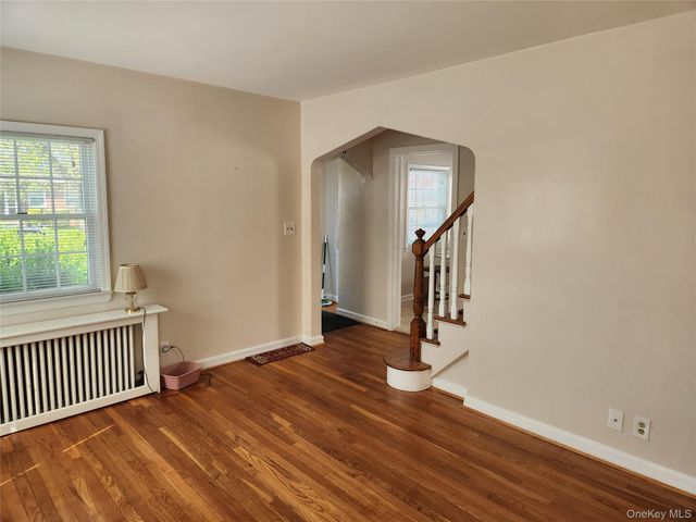 956 Cherry Lane, Floral Park, NY 11001
