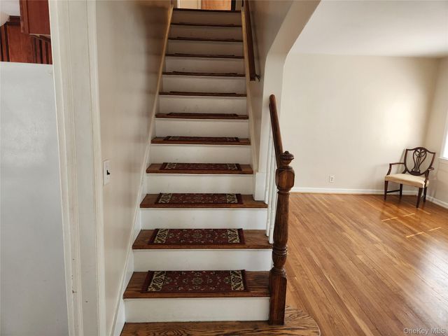 956 Cherry Lane, Floral Park, NY 11001