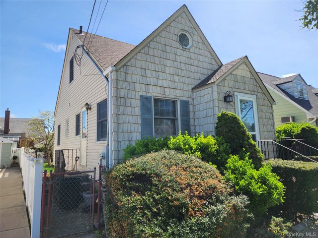 956 Cherry Lane, Floral Park, NY 11001
