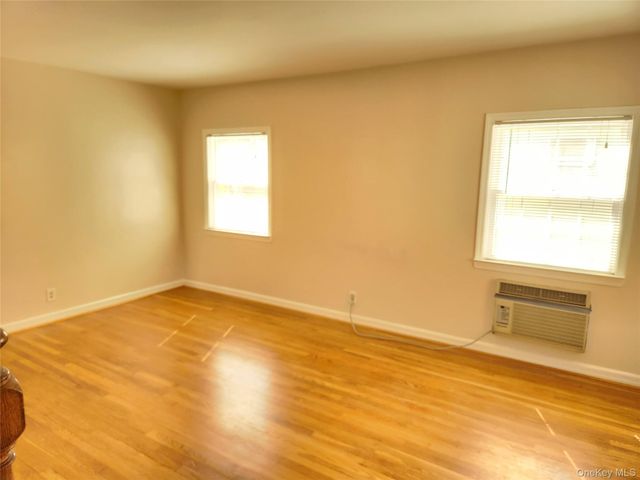 956 Cherry Lane, Floral Park, NY 11001
