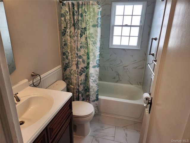 956 Cherry Lane, Floral Park, NY 11001