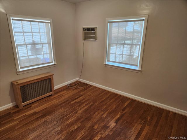956 Cherry Lane, Floral Park, NY 11001
