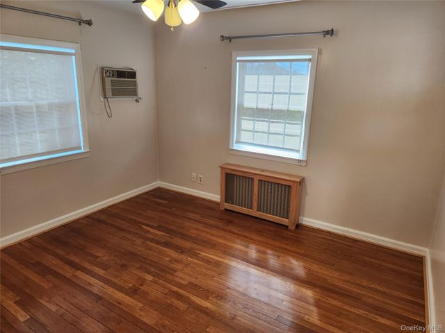 956 Cherry Lane, Floral Park, NY 11001