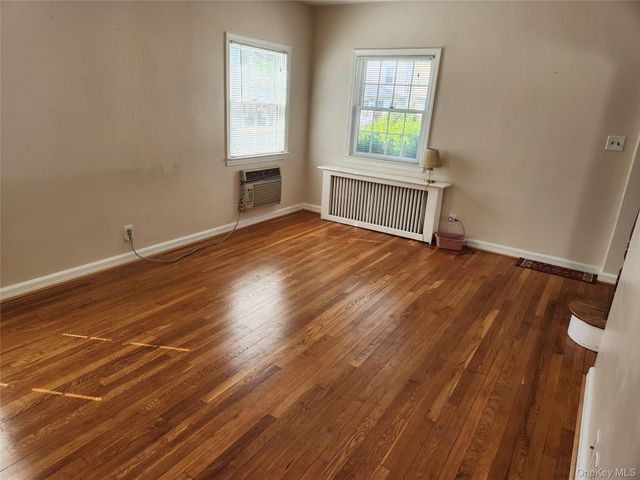 956 Cherry Lane, Floral Park, NY 11001