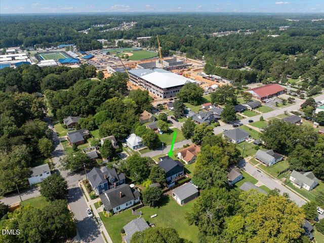 210 W Horne Street, Clayton, NC 27520