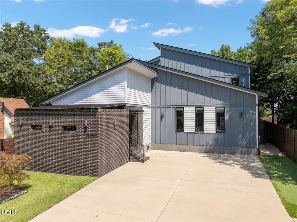 210 W Horne Street, Clayton, NC 27520
