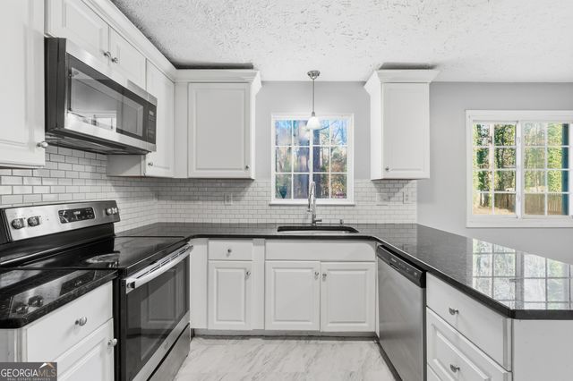 4828 Oak Path, Stone Mountain, GA 30088