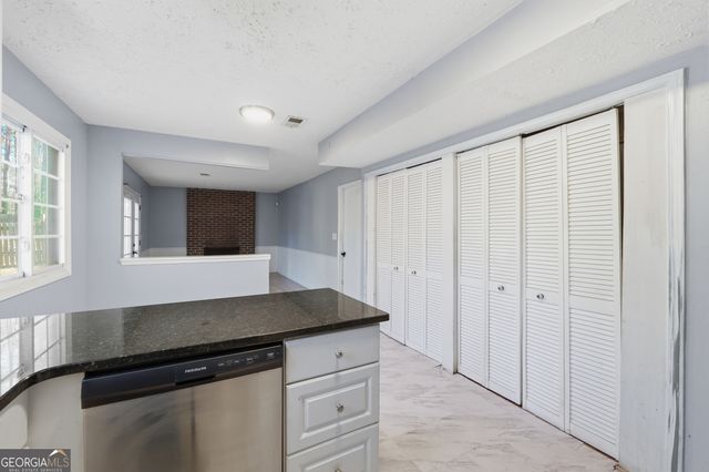 4828 Oak Path, Stone Mountain, GA 30088