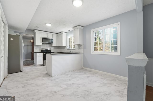 4828 Oak Path, Stone Mountain, GA 30088