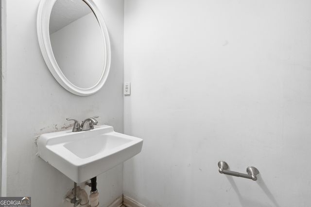 4828 Oak Path, Stone Mountain, GA 30088