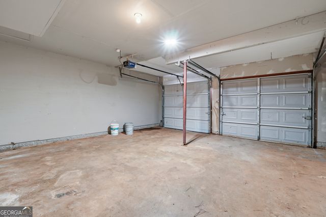 4828 Oak Path, Stone Mountain, GA 30088