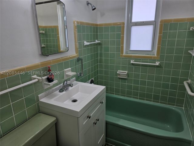 145 SW 60th Ct, Miami, FL 33144