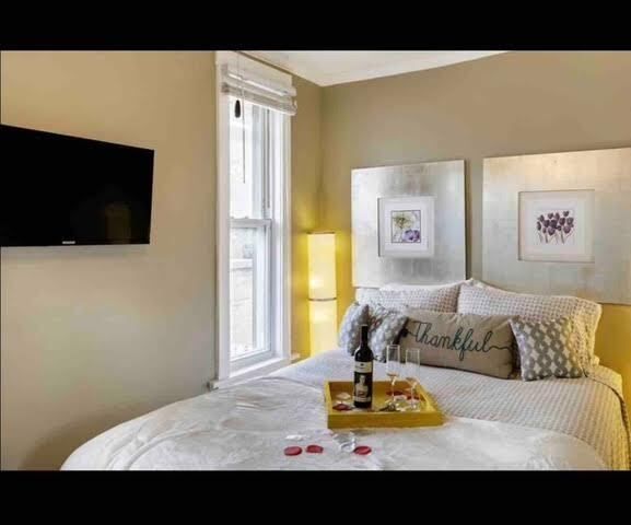 3406 W Dickens Avenue 2, Chicago, IL 60647