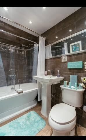 3406 W Dickens Avenue 2, Chicago, IL 60647