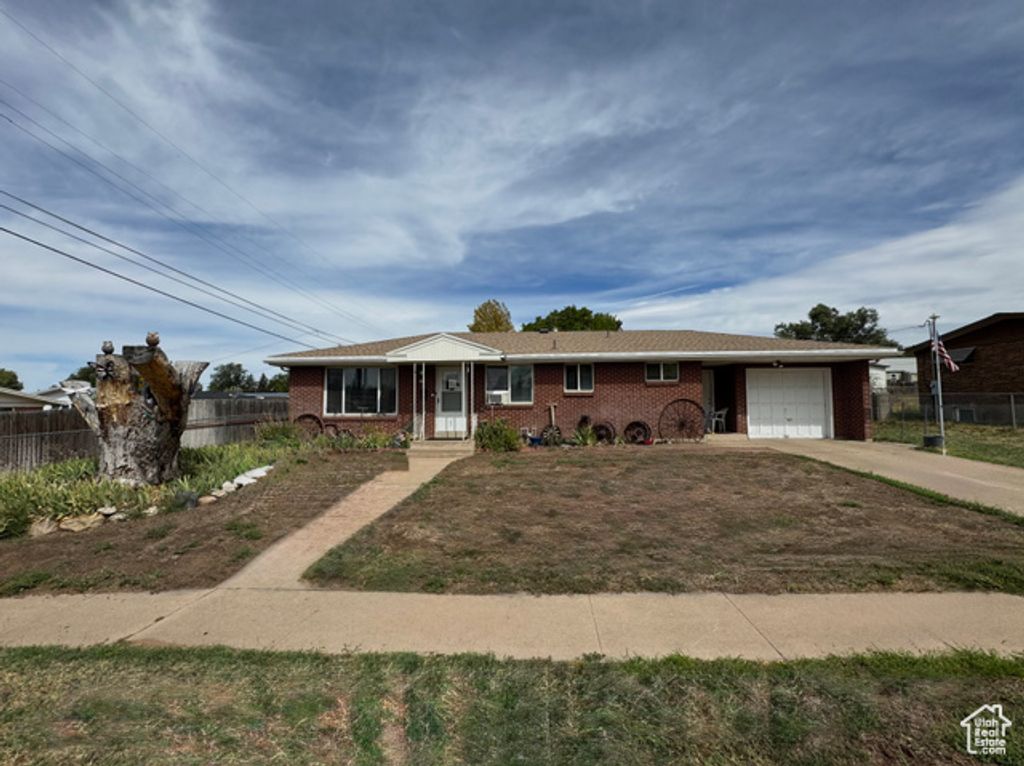 180 W 400 N, Clearfield, UT 84015